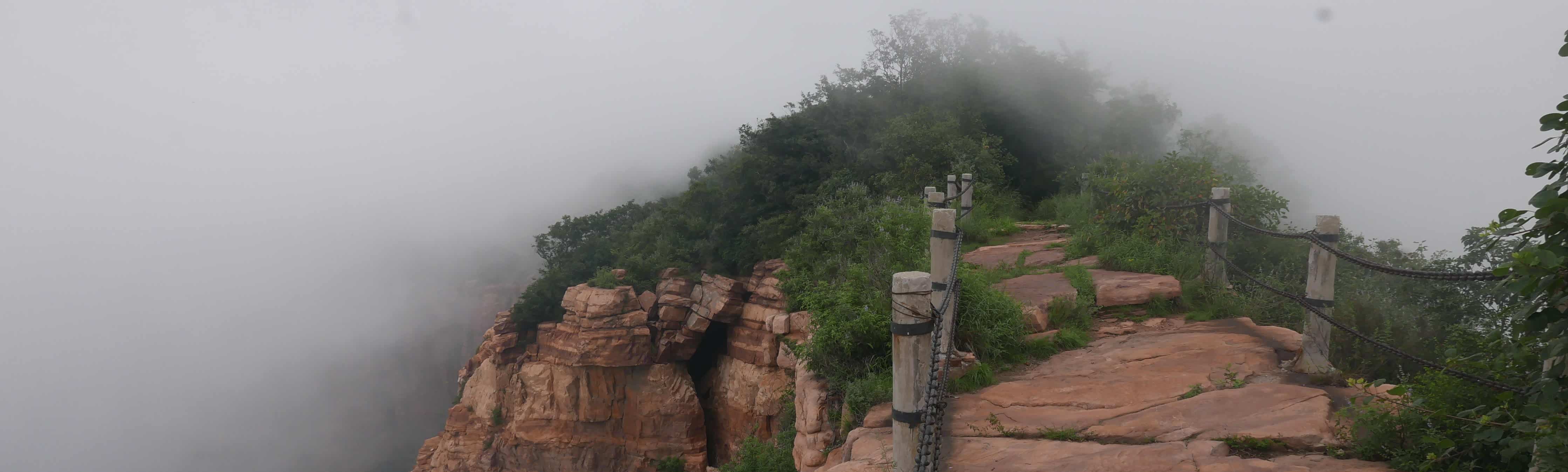 精谧静仙境棋盘山,雄峰奇石窦家寨