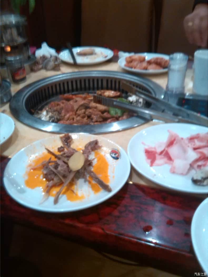 在饭店吃饭