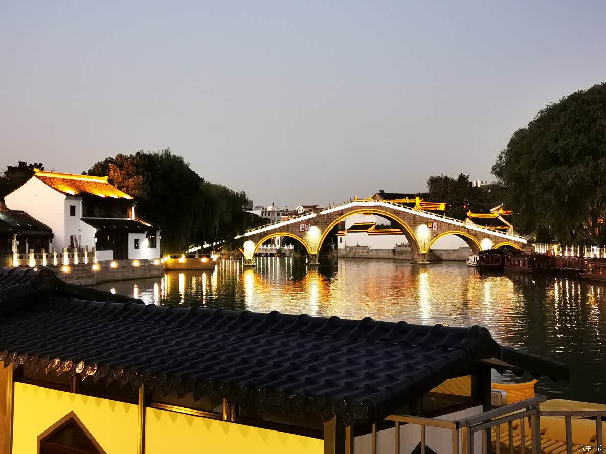 苏州平江路夜景