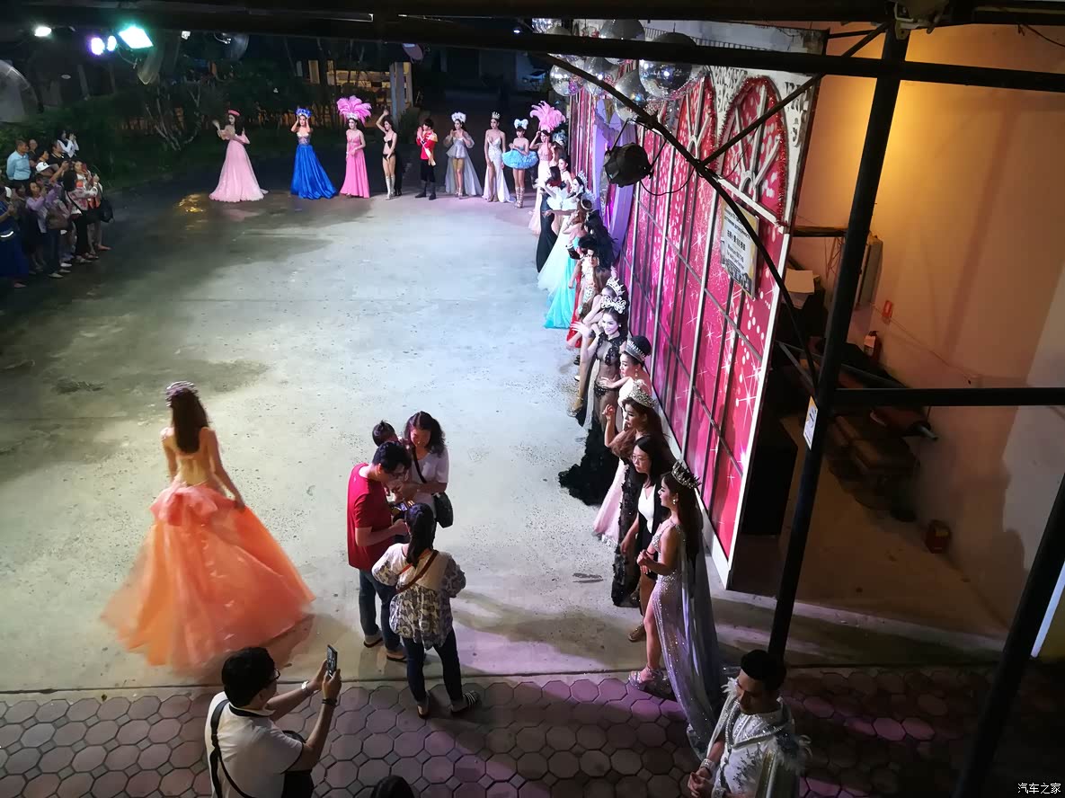 精普吉岛之旅—探索007岛,美食风帆,互动人妖美女,休闲豪华别墅.