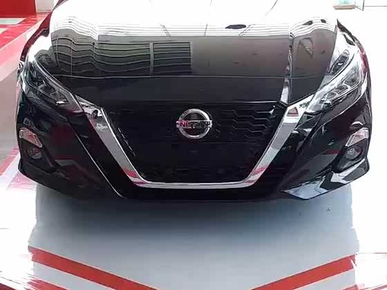 第七代天籁黑色颜值也很高呢