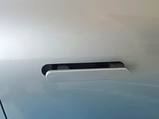 您跑c11伸缩式门把手具有科技感,而且能有效降低车身的一个风阻最低