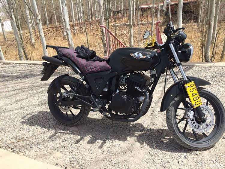 骑着大地鹰王dd150g第一次和媳妇摩旅