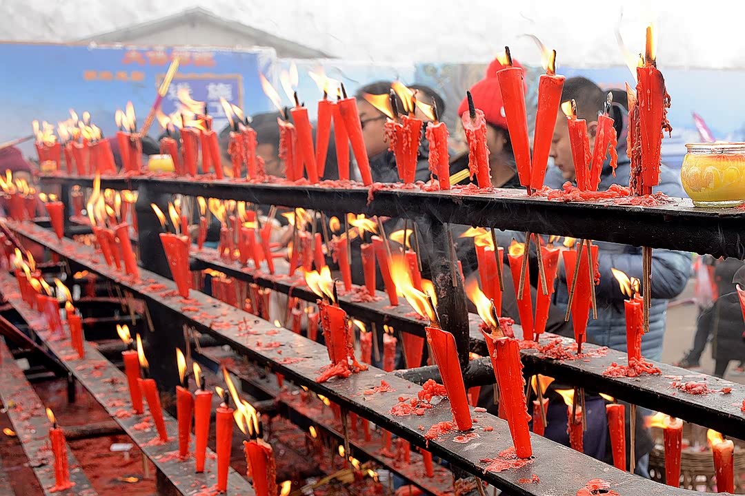 普贤菩萨香火不错哦!