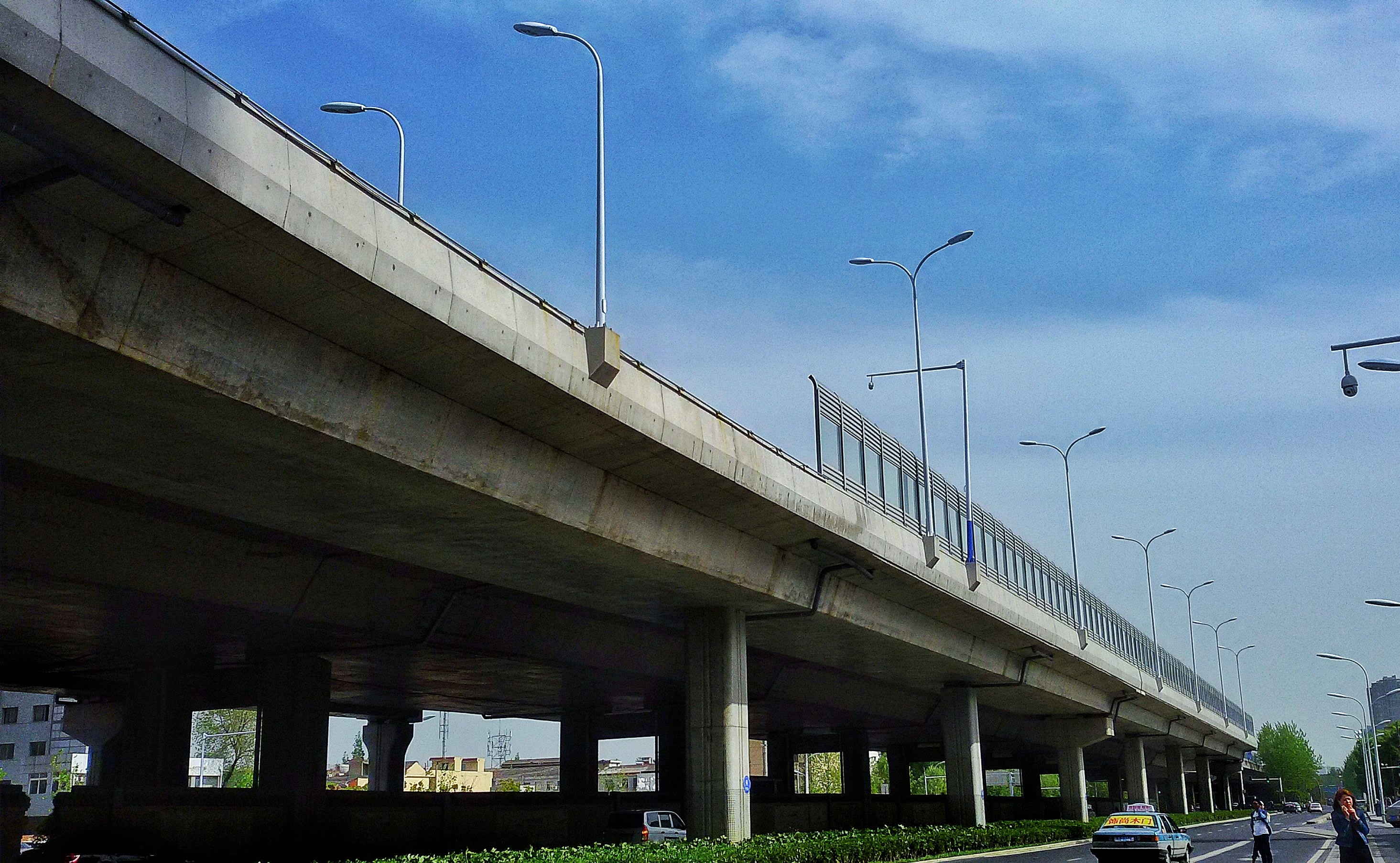 南北一号高架,直通目的地方向景点简介:在霸都合肥,有两座安徽名人馆