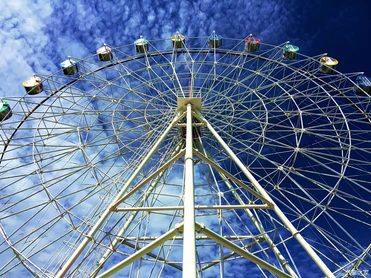 紫金湾游乐场嬉戏.