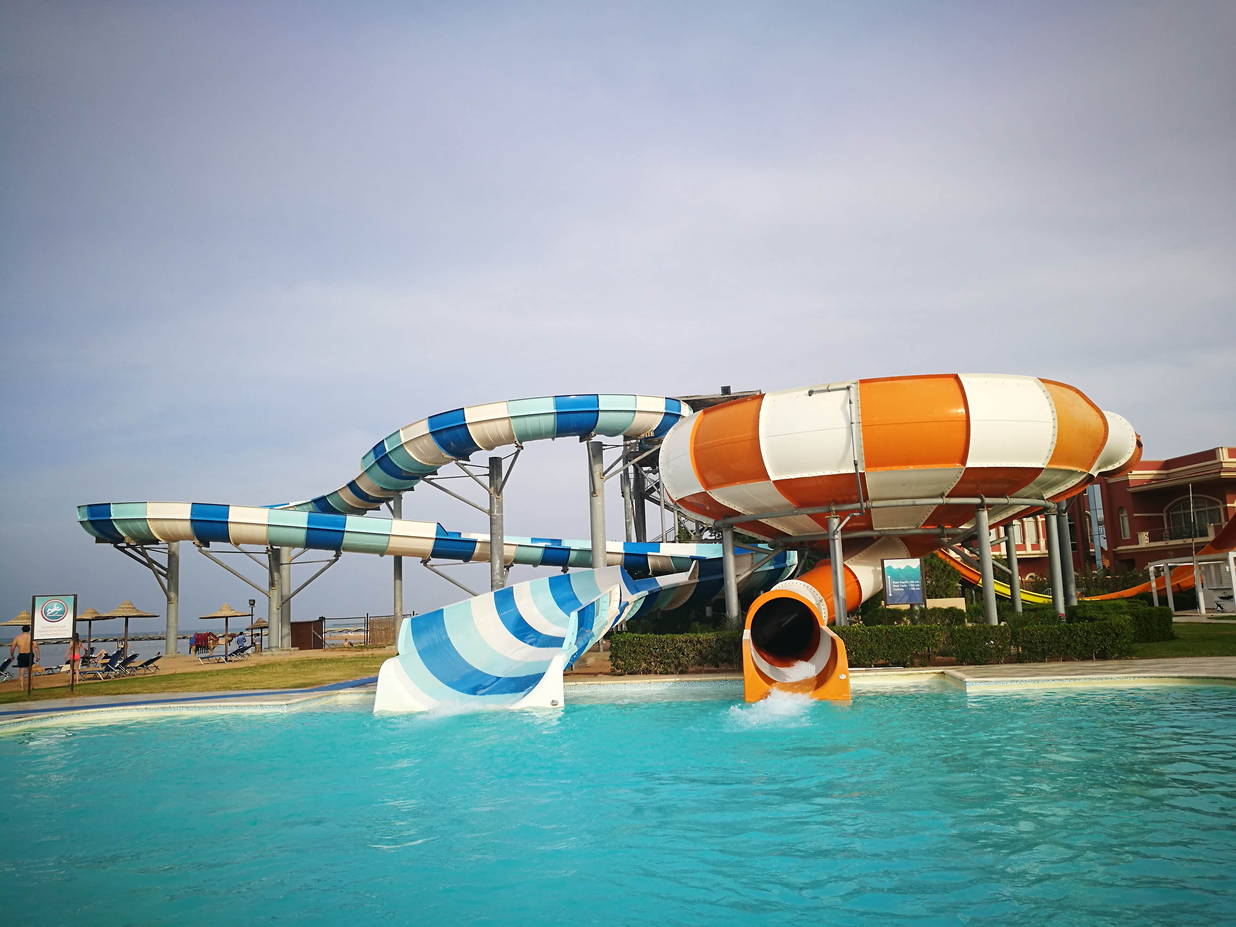 自驾红海,艳遇夕阳人生几度夕阳红,人生几度红海游.