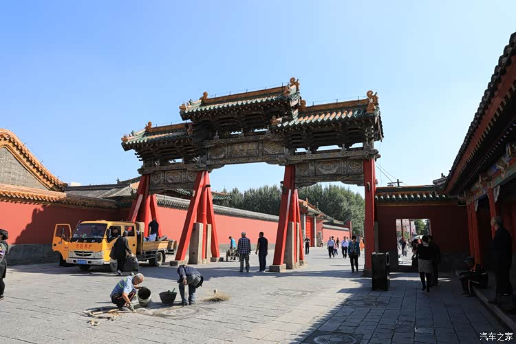 文德坊,老沈阳人俗称为"东华门".