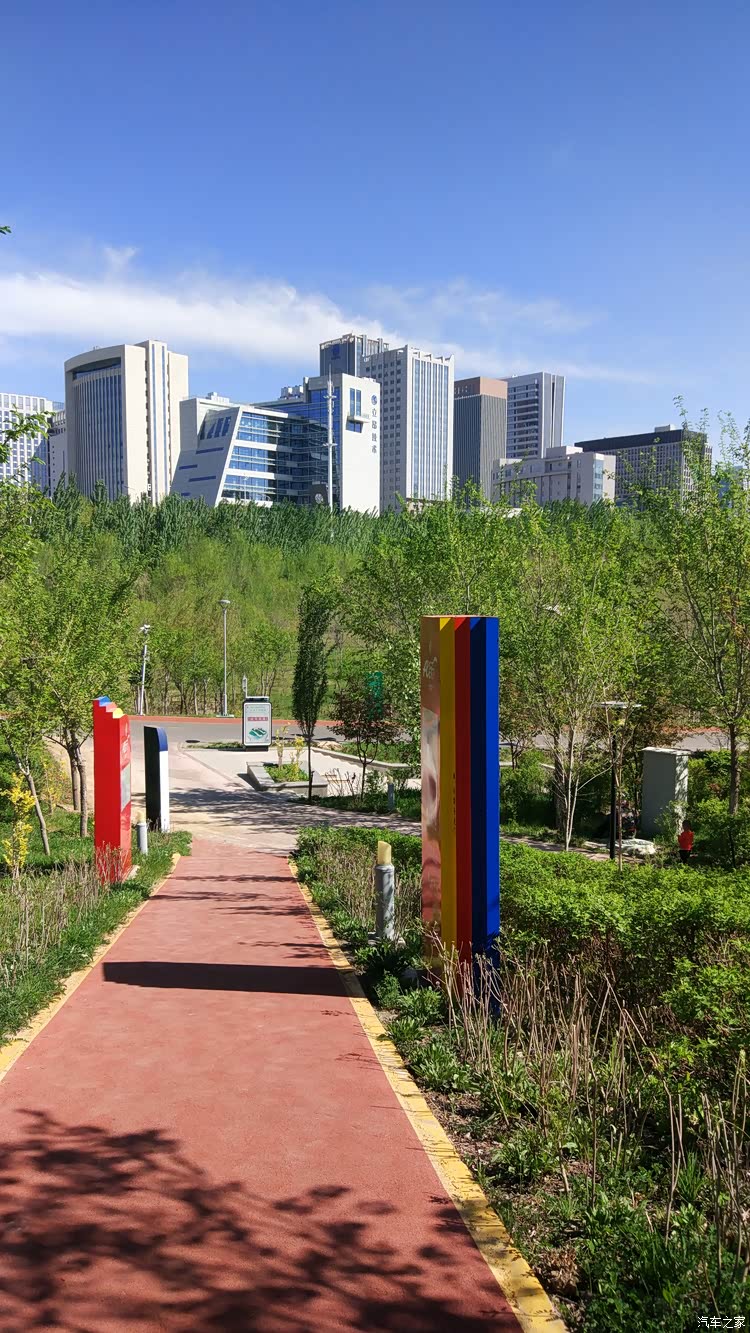 乌鲁木齐市小绿谷公园徒步游
