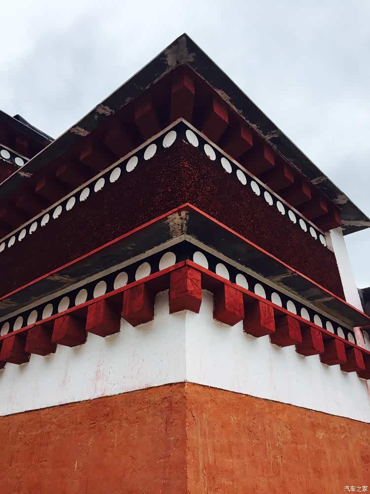 简称扎西奇寺,是我国藏传佛教(即喇嘛教)格鲁派(黄教)六大寺院之一