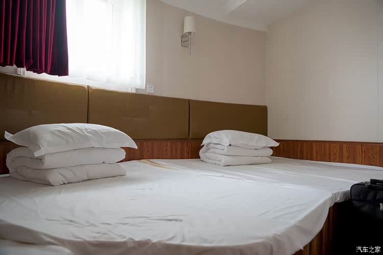 巴音布鲁克哈族民俗文化村酒店内部,是整个住宿最差的一晚.