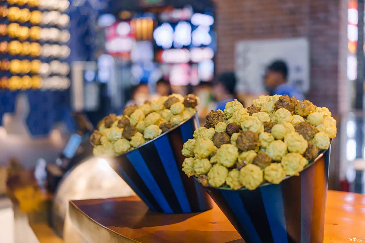 还有个网红的爆米花工厂,可以现场观看,爆米花是如何制作而成的.