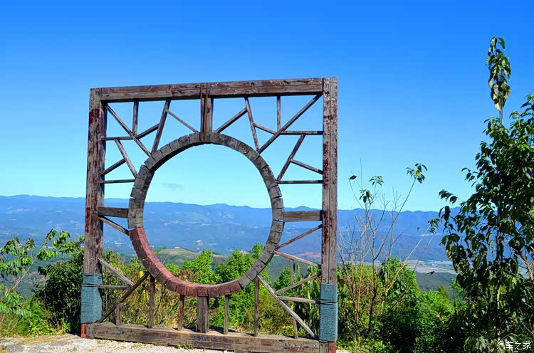 观景台景迈云海景迈云海景迈山古茶园位于景迈村和芒景村一带,其中