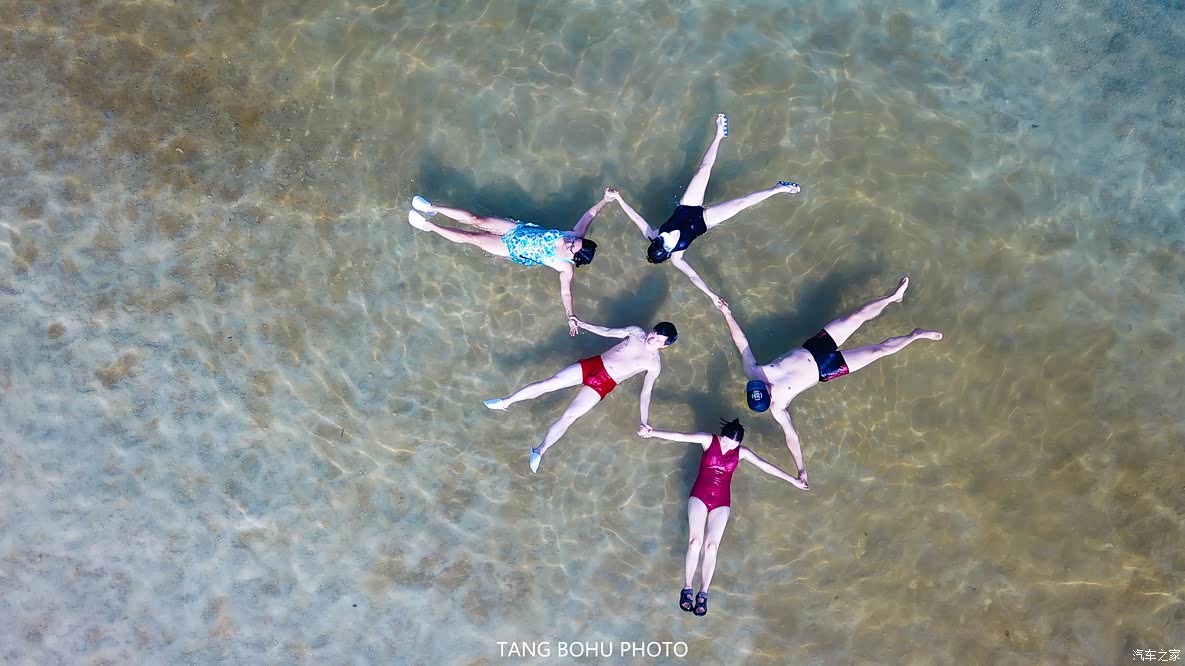荐在世界最低的湖泊--死海漂浮,享受死海边上的美食.