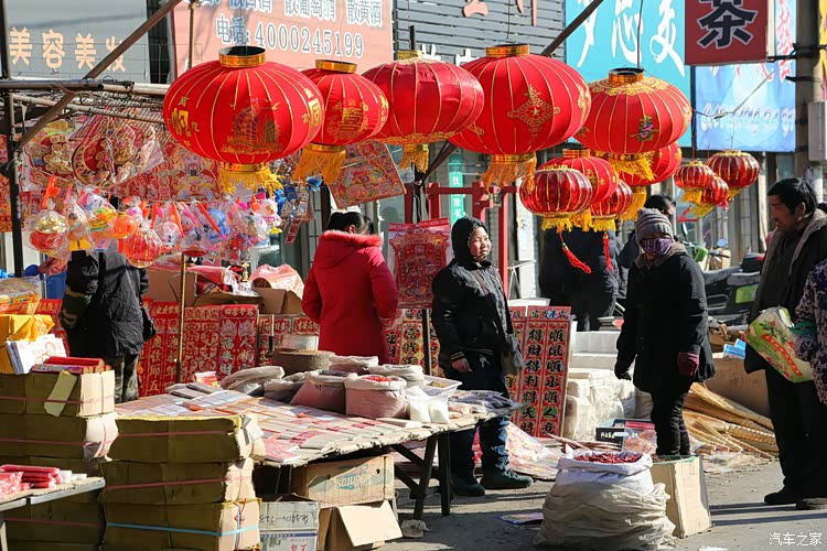 辽中茨榆坨:红灯高挂,600年古镇露天大集年味正浓
