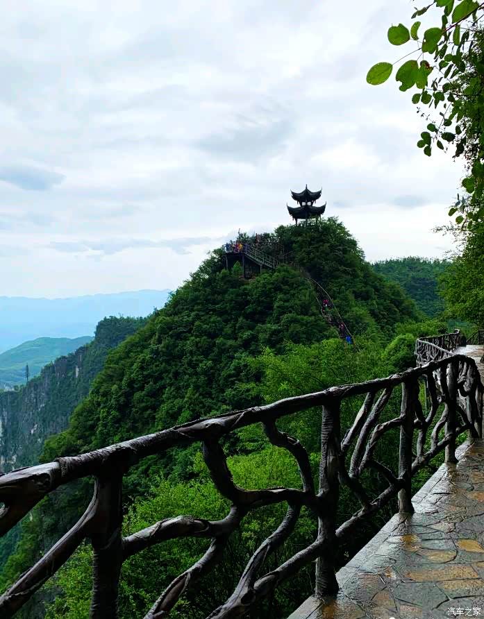 人间仙境天下第一缸云阳龙缸风景区