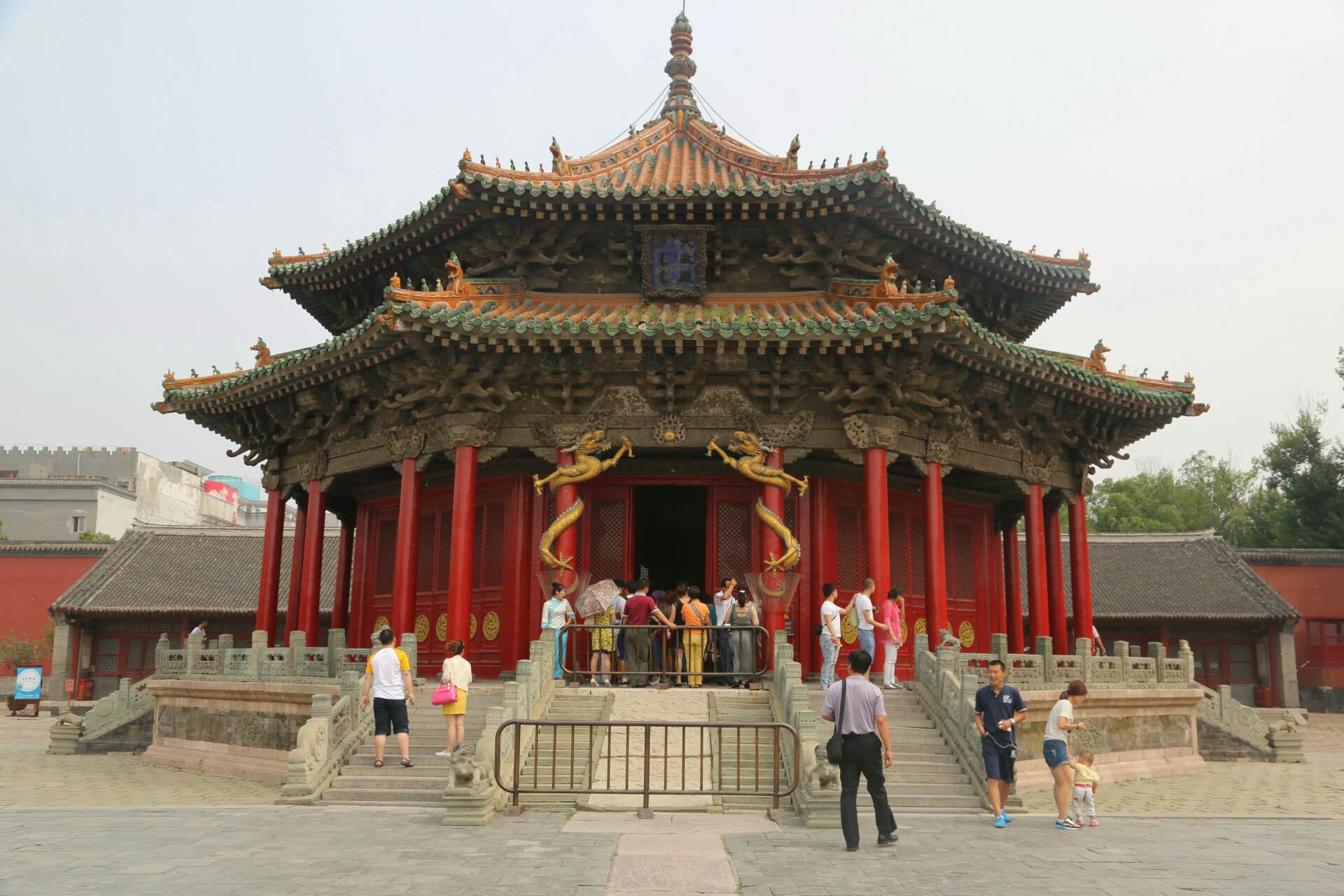 公元1625年,是满清王朝入关前清太祖努尔哈赤,清太宗皇太极建造的皇宫