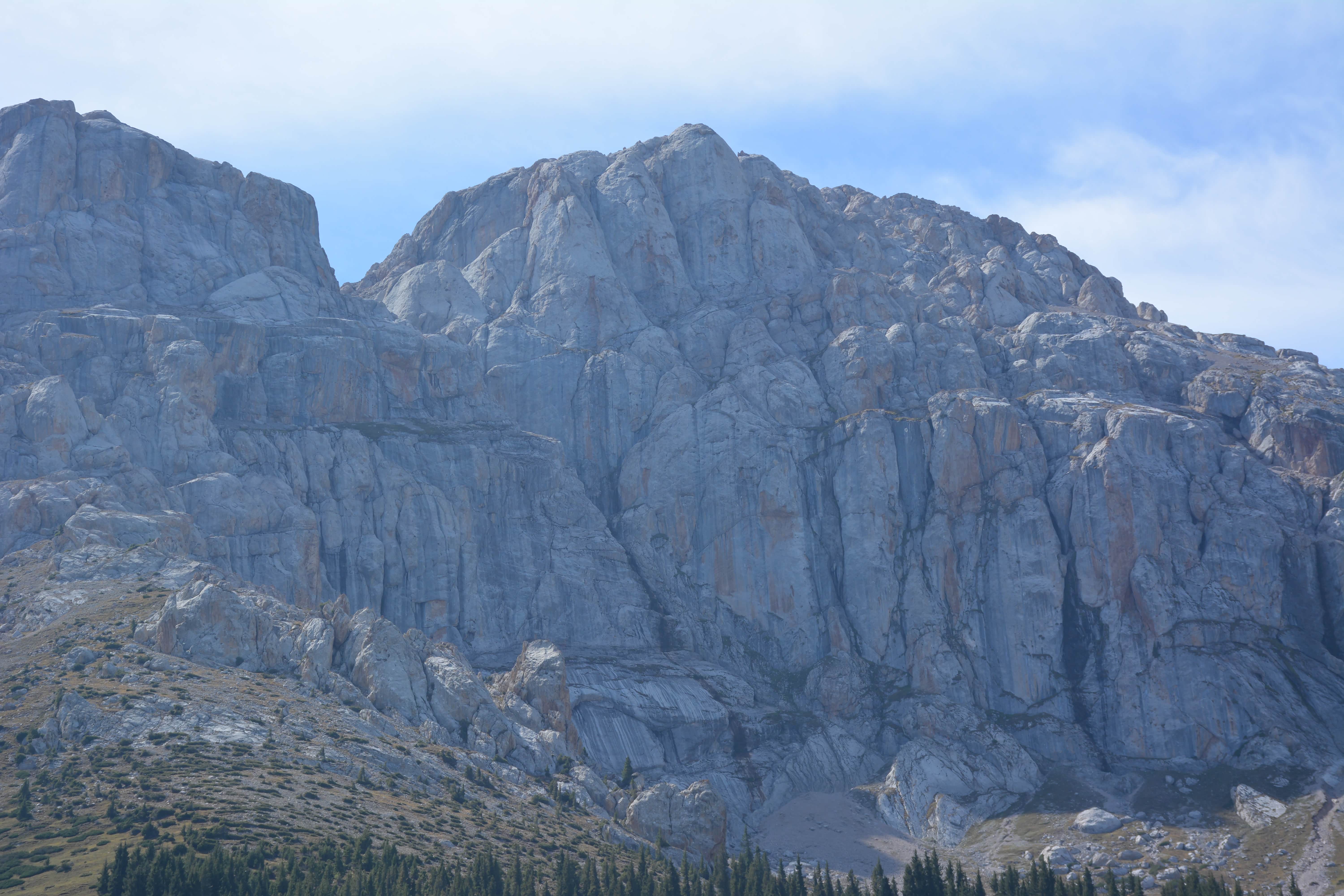 近看白石峰 白石峰