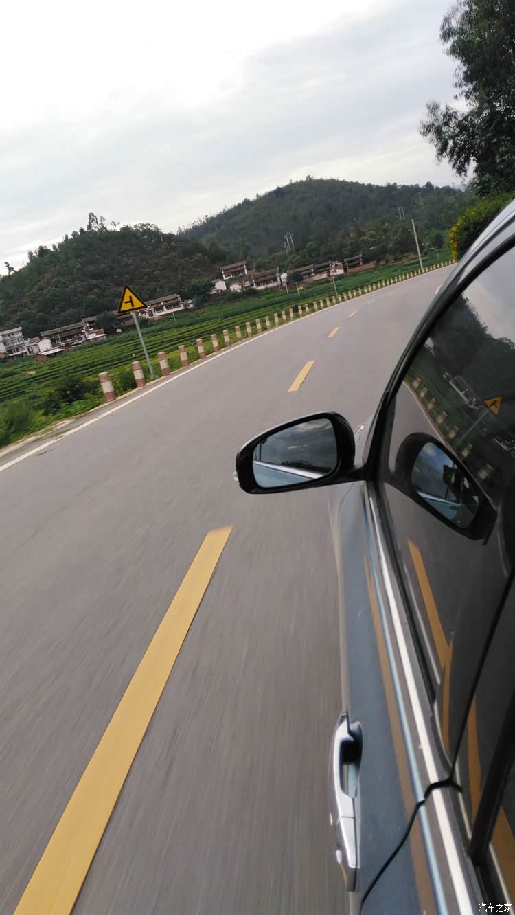 行完大理,经楚雄驶入省道219,一路好风光.