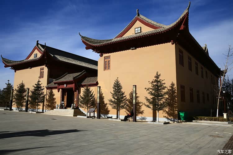 逛完了骊靬城,返回时为了节省时间,我们决定乘车回去,这是往来于永昌