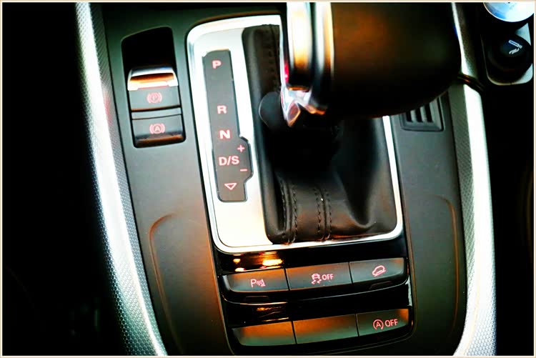 八速手自一体变速操纵杆