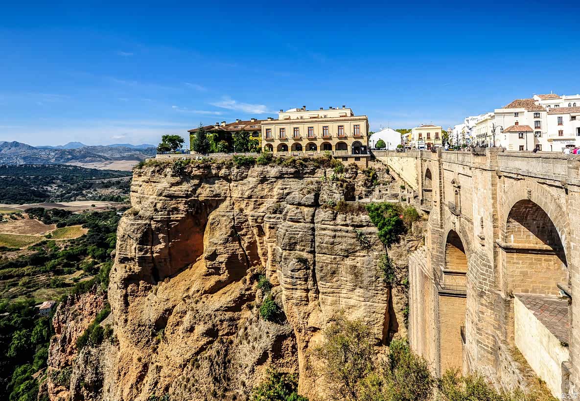 私奔圣地悬崖上的天空之城龙达