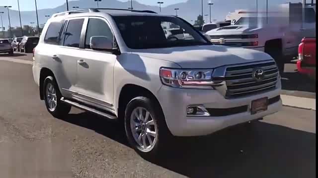 实拍2019款丰田兰德酷路泽v8