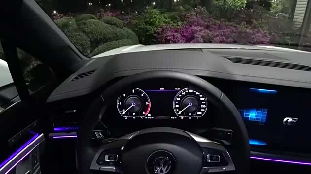 夜晚试驾大众途锐拿到钥匙开上路霸气开始真帅气