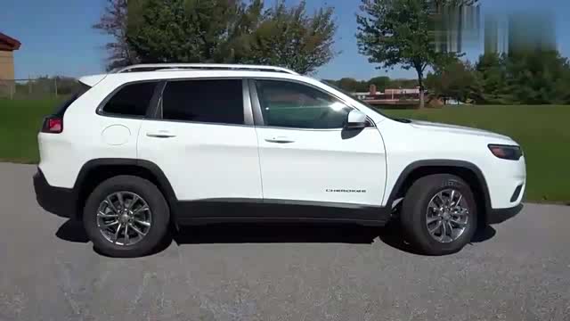 2021款吉普自由光高清实拍按下钥匙打开后备箱还想啥rav4