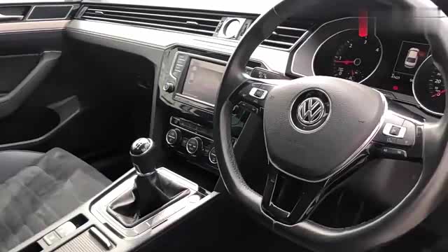 手动挡右舵的迈腾实拍海外版大众passat