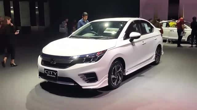 2020款本田锋范city展示