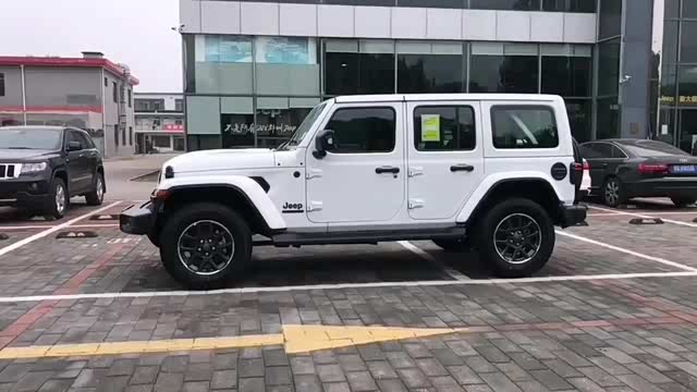 2021款jeep牧马人80周年纪念版白色到店实拍