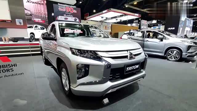 2020款三菱triton2wd展示