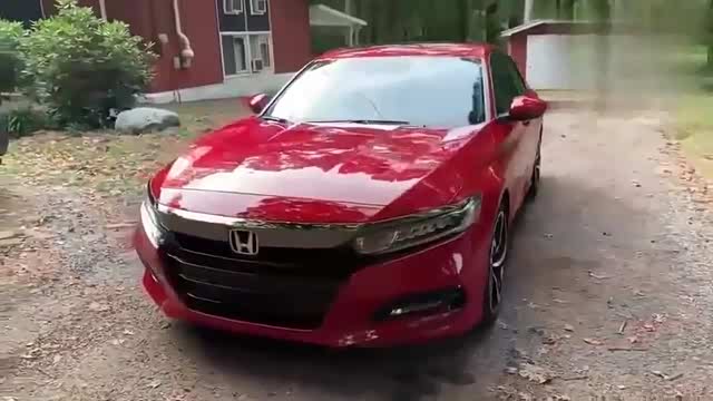 实拍红色本田雅阁sport20t霸气十足